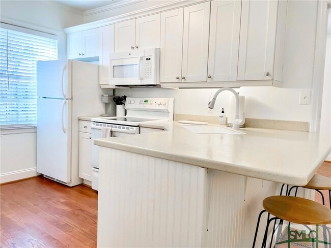 property at 219 W Taylor St