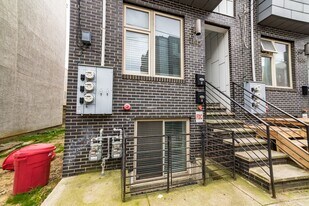 1612 Ogden St in Philadelphia, PA - Building Photo