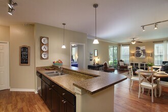Lantower Cypress Creek in Lutz, FL - Building Photo - Building Photo