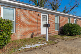 6360 Chesapeake Blvd, Unit A in Norfolk, VA - Building Photo - Building Photo