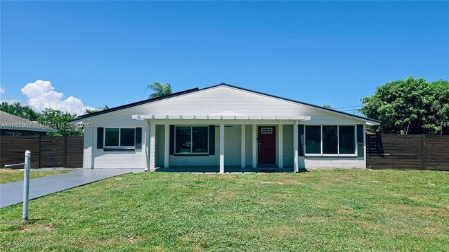 4587 Barrett St in Delray Beach, FL - Building Photo - Building Photo