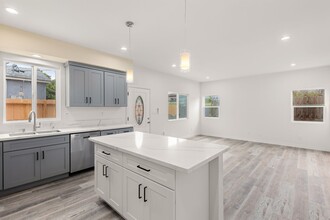 4953 Date St in San Diego, CA - Building Photo - Building Photo