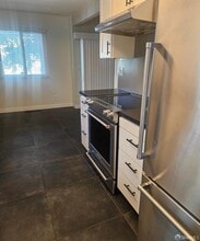 8711 Mountain Blvd in Oakland, CA - Building Photo - Building Photo