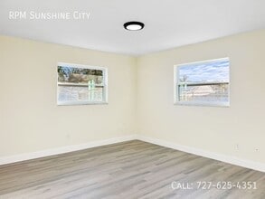 9814 110th Ln N in Seminole, FL - Foto de edificio - Building Photo