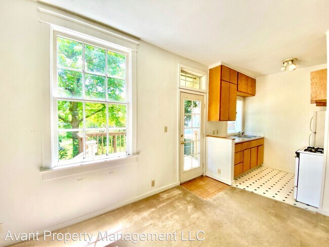 425 NE 70th Ave in Portland, OR - Building Photo - Building Photo