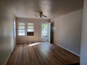 1910 Munnell W St in Wichita, KS - Building Photo - Building Photo