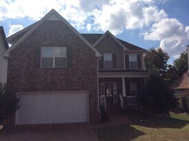 1824 Baslia Ln in Spring Hill, TN - Building Photo