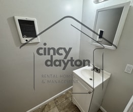 6118 Stover Ave in Cincinnati, OH - Building Photo - Building Photo