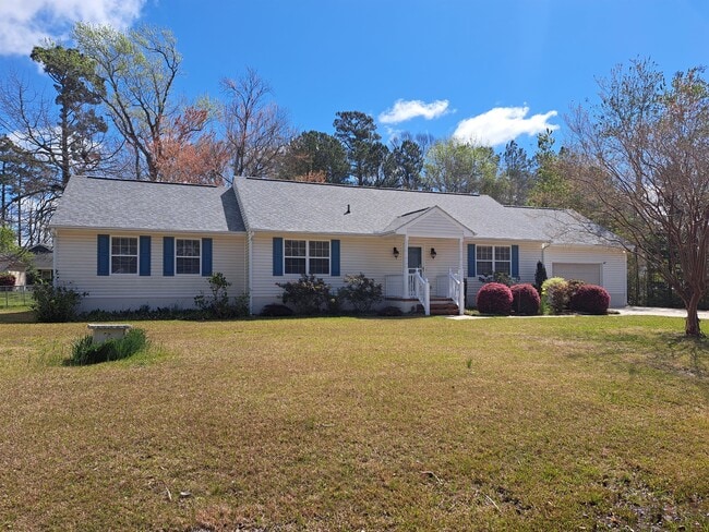 1908 Joslyn Dr in Morehead City, NC - Building Photo - Building Photo