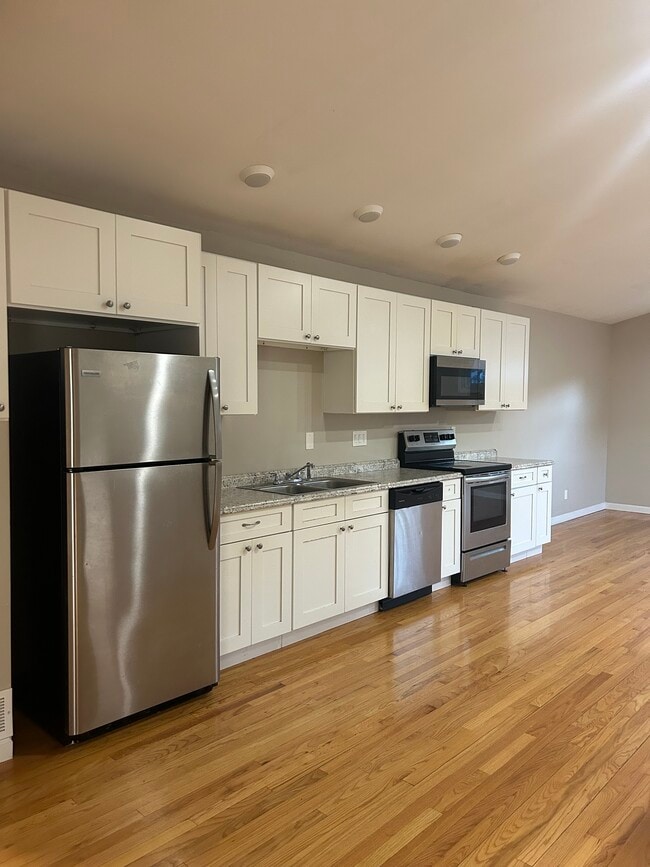 19 Church Ln, Unit A