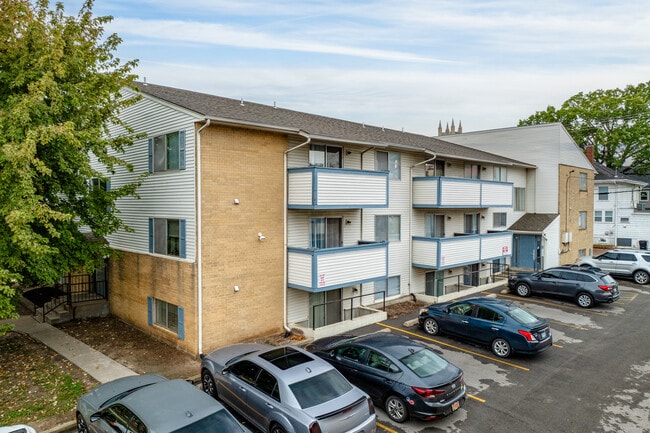 Chartwell Apartments