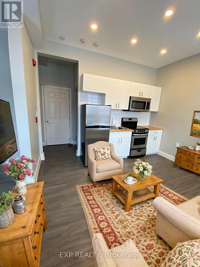 property at 70 Victoria Ave S