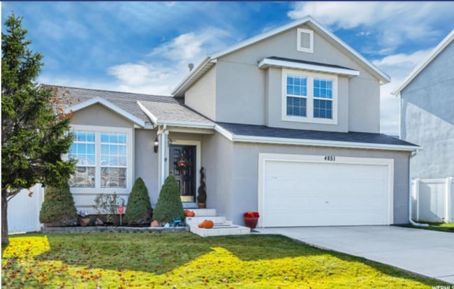 property at 4851 W Cold Springs Cir