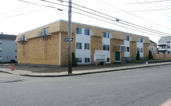 905 Locust St in Fall River, MA - Building Photo - Building Photo