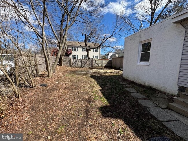 property at 729 E Haverford Rd