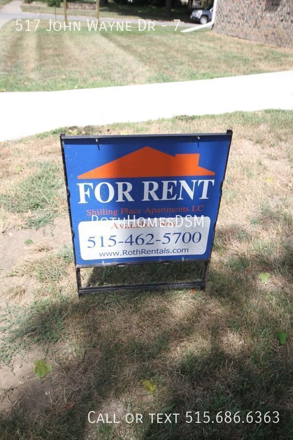 517 N John Wayne Dr in Winterset, IA - Building Photo - Building Photo