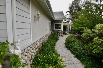 11875 Handrich Dr in San Diego, CA - Building Photo - Building Photo