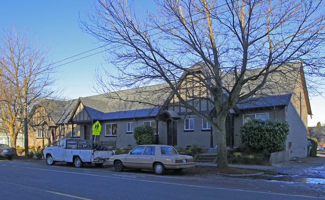 2600 E Cherry St in Seattle, WA - Building Photo - Building Photo