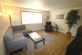 917 S Maple St, Unit 3 in Spokane, WA - Foto de edificio - Building Photo