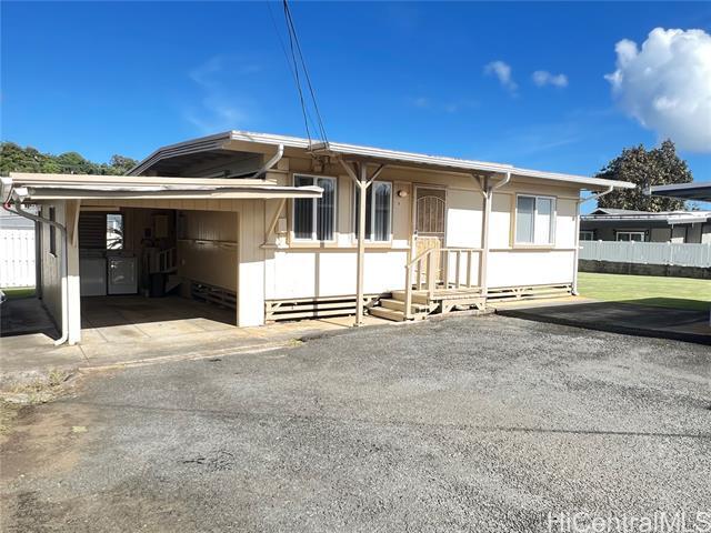 45-569-569 Paleka Rd in Kaneohe, HI - Foto de edificio