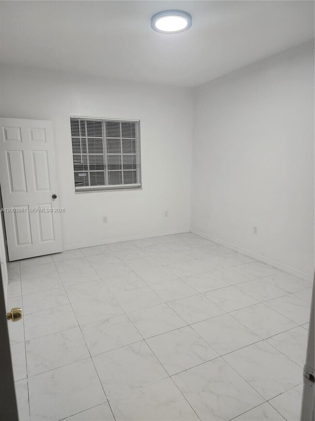 6972 NW 179th St in Hialeah, FL - Building Photo - Building Photo