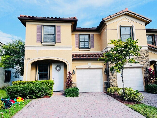 3351 W 94th Terrace in Hialeah, FL - Building Photo - Building Photo