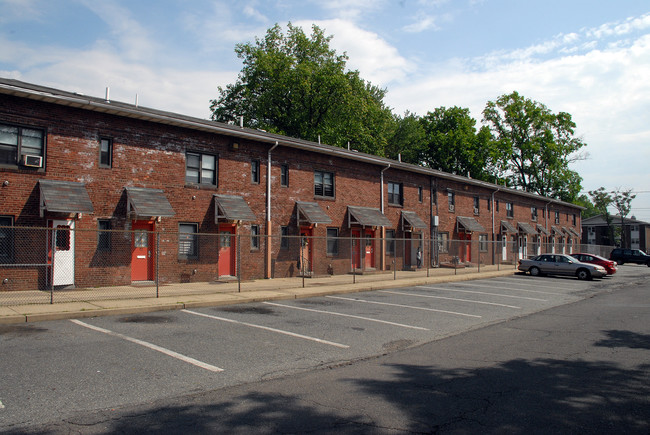 Stephen Crane Village in Newark, NJ - Foto de edificio - Building Photo