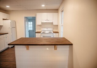 5972 Pine St in East Petersburg, PA - Building Photo - Building Photo