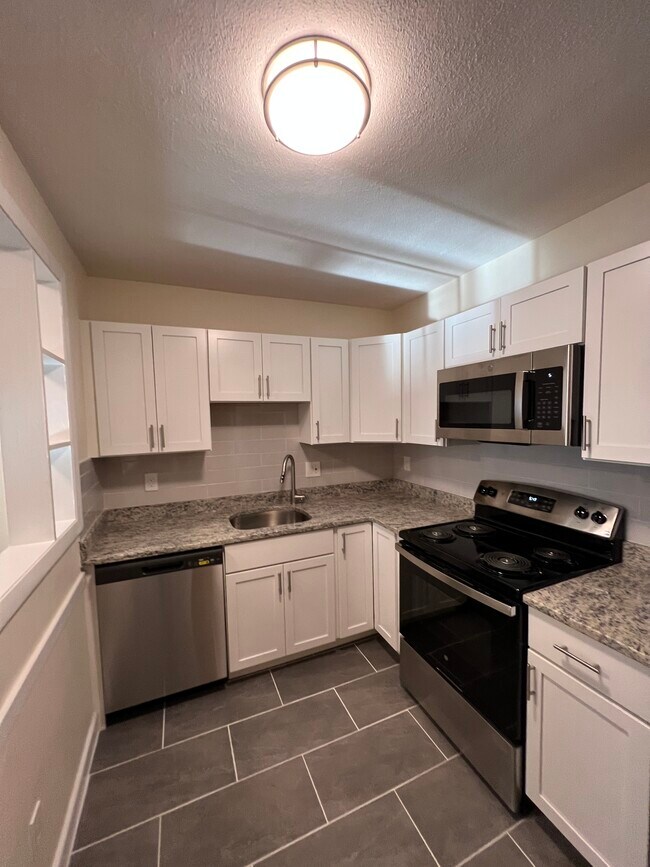 288 Grove St in Auburndale, MA - Building Photo - Building Photo