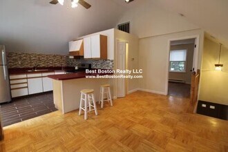 22 Lakeside Ave in Dedham, MA - Building Photo - Building Photo