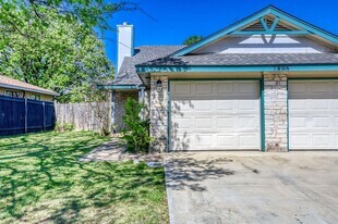 7806 Chimayo Cove, Unit B in Austin, TX - Building Photo