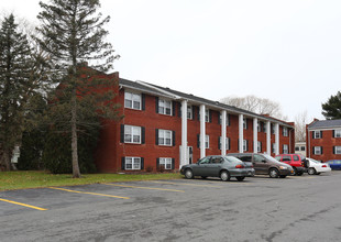 Red Coach Apartments in Baldwinsville, NY - Building Photo - Building Photo