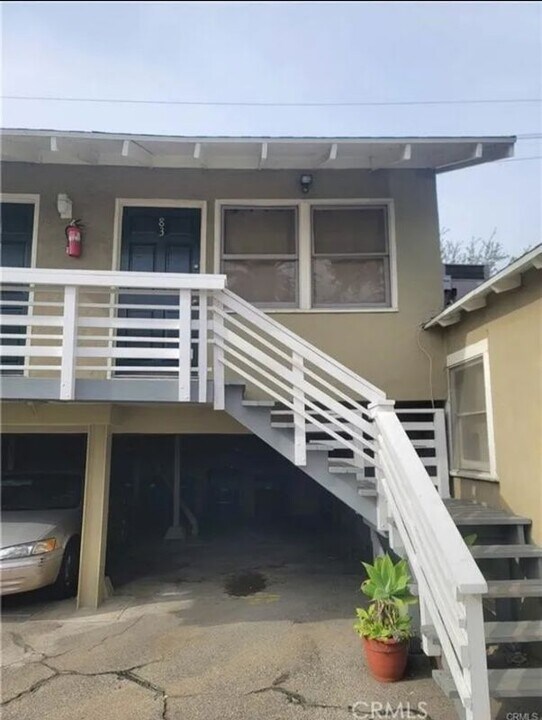 83 N Greenwood Ave in Pasadena, CA - Building Photo
