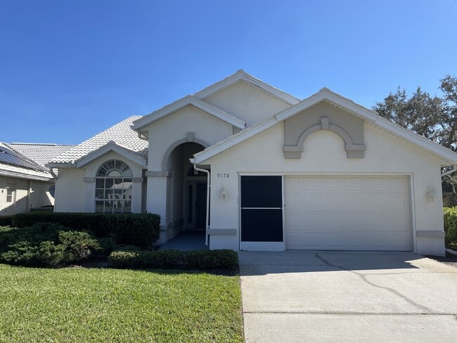 9178 Rhett Ln in Spring Hill, FL - Building Photo - Building Photo