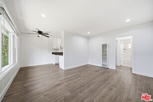 2636 Kansas Ave in Santa Monica, CA - Building Photo