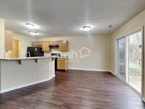 7276 Burlat Ln in Noblesville, IN - Foto de edificio - Building Photo