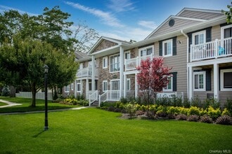 234 River Ave in Patchogue, NY - Foto de edificio - Building Photo