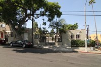 1616 Crown Hill Ave in Los Angeles, CA - Foto de edificio - Building Photo