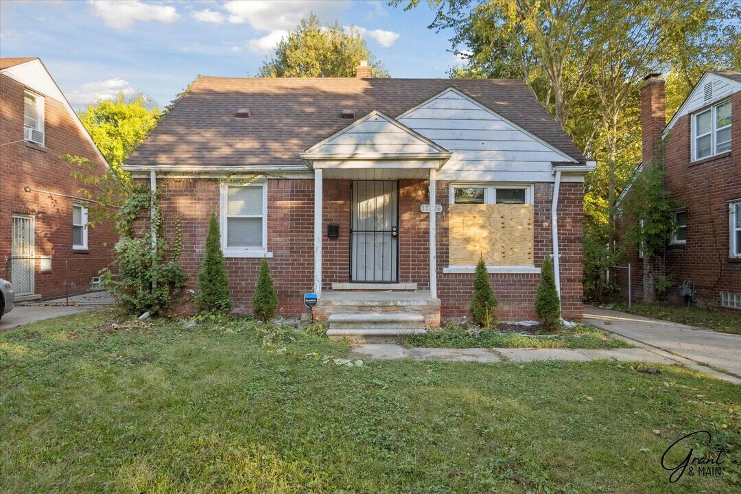 12726 Riad St in Detroit, MI - Building Photo