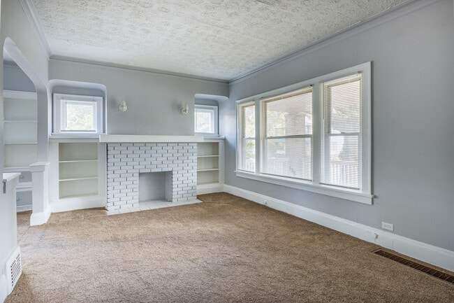 438 E 152nd St in Cleveland, OH - Building Photo - Building Photo