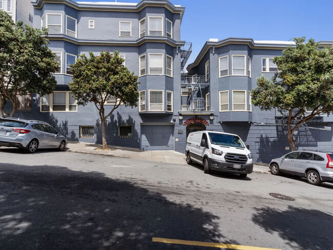 Magland Arms Apartments in San Francisco, CA - Building Photo - Building Photo