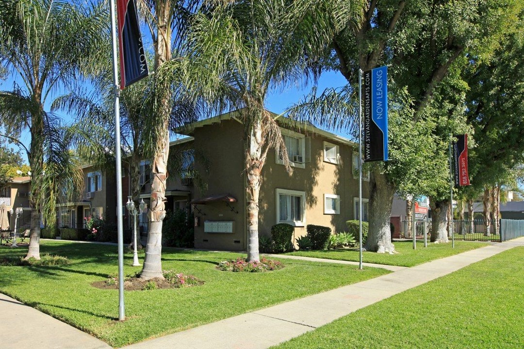 Sylvan Garden Apartments in Van Nuys, CA - Building Photo