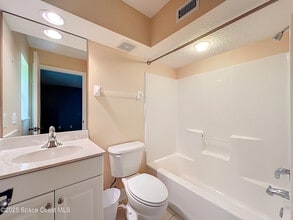 1680 42nd Square in Vero Beach, FL - Building Photo - Building Photo