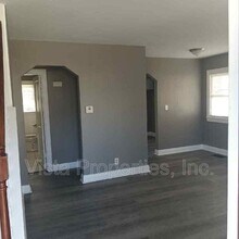 214 Kenoak Dr in Louisville, KY - Building Photo - Building Photo