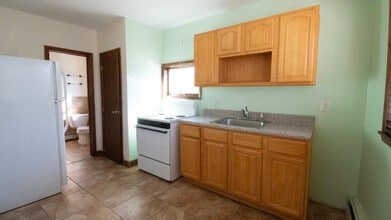 2799 Grand Ave, Unit 2 in Baldwin, NY - Foto de edificio - Building Photo