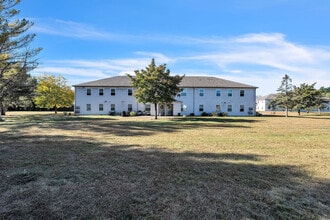 Cedar Grove I and II in Menomonie, WI - Foto de edificio - Building Photo