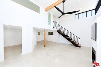 519 1/2 San Juan Ave in Los Angeles, CA - Building Photo - Building Photo