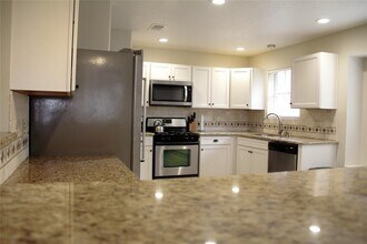 1803 Edinburg Ave in League City, TX - Building Photo - Building Photo