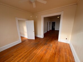 2112 W Greenfield Ave in Milwaukee, WI - Building Photo - Building Photo