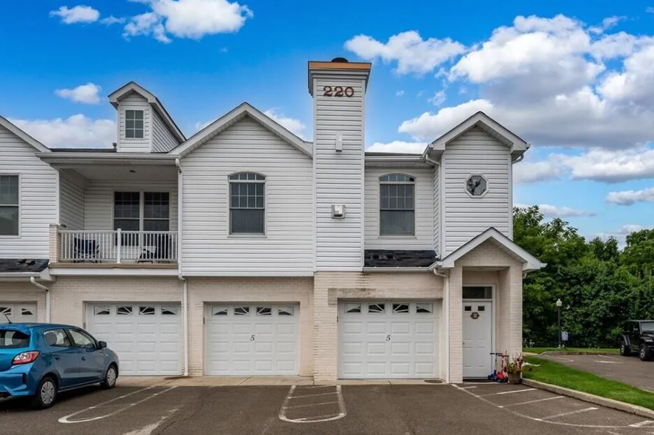 220 Adams Pointe Blvd in Mars, PA - Building Photo